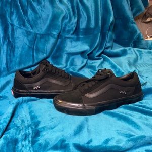 Van’s Black on Black Skate Old Skool size 8 in women’s and 6.5 in males